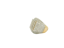 Load image into Gallery viewer, Men's 14kt Yellow Gold Diamond Ring