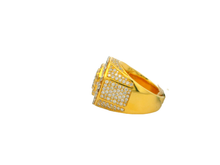 Load image into Gallery viewer, Men's 14kt Yellow Gold Diamond Ring