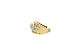 Load image into Gallery viewer, Men's 10kt Yellow Gold Diamond Ring