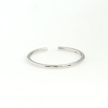 Load image into Gallery viewer, 14K White Gold Split Band Ring 0.03 Ctw
