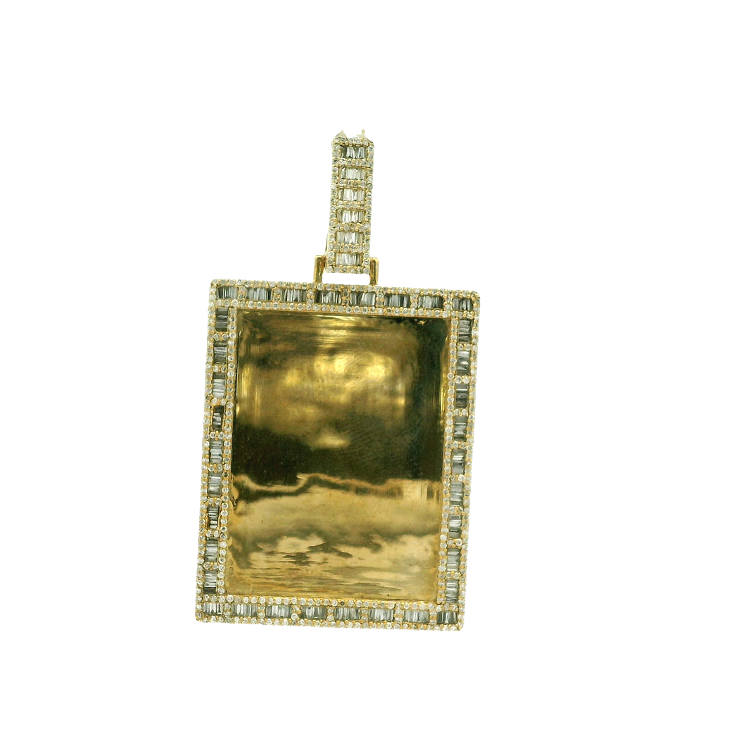 Yellow Gold Pendant with Baguette Cut Diamonds