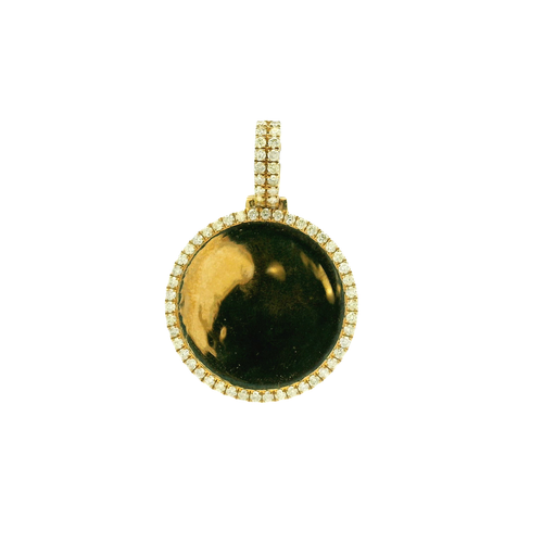 Yellow Gold Pendant with Round Cabochon Onyx