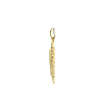 Load image into Gallery viewer, Yellow Gold Pendant with Round Brilliant Cut Diamonds