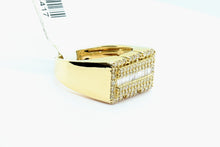 Load image into Gallery viewer, 10K Yellow Gold Square Bagattie Ring